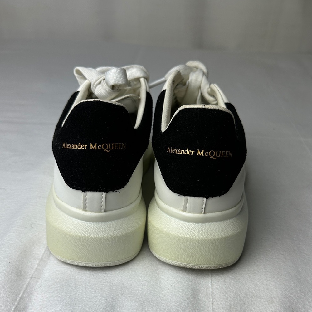 Alexander McQueen White Sneakers with Black Heel - Picture 4 of 8